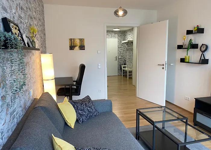 Schoenes 2 Zimmer Apartment Zentral Gelegen